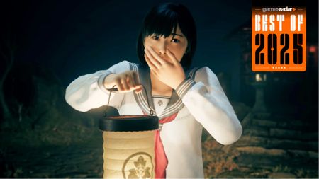 Silent Hill f screenshot of Hinako holding a lantern and holding her mouth to stifle a scream